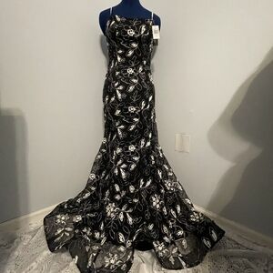 Black and White Floral Mermaid Gown Size 2